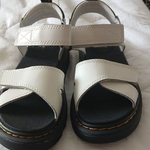 Stylish White Sandals - Picture 7 of 7